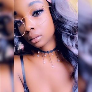 Meet your Posher, Carmelita